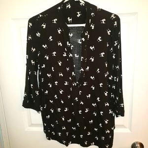 2/20 black Poodle pattern semi button up top blouse. Size L